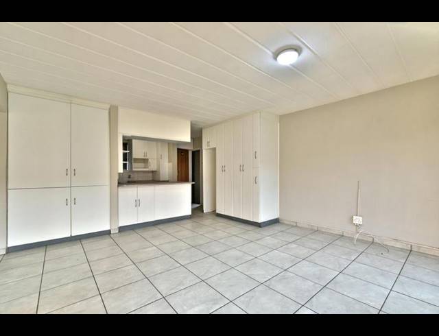 2 BEDROOM APARTMENT FOR SALE IN VERWOERDPARK